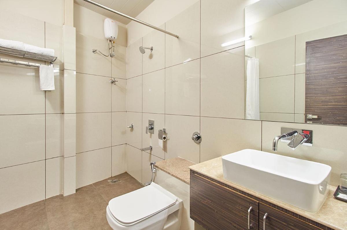 Hotel Gormoh Ахмедабад Екстериор снимка