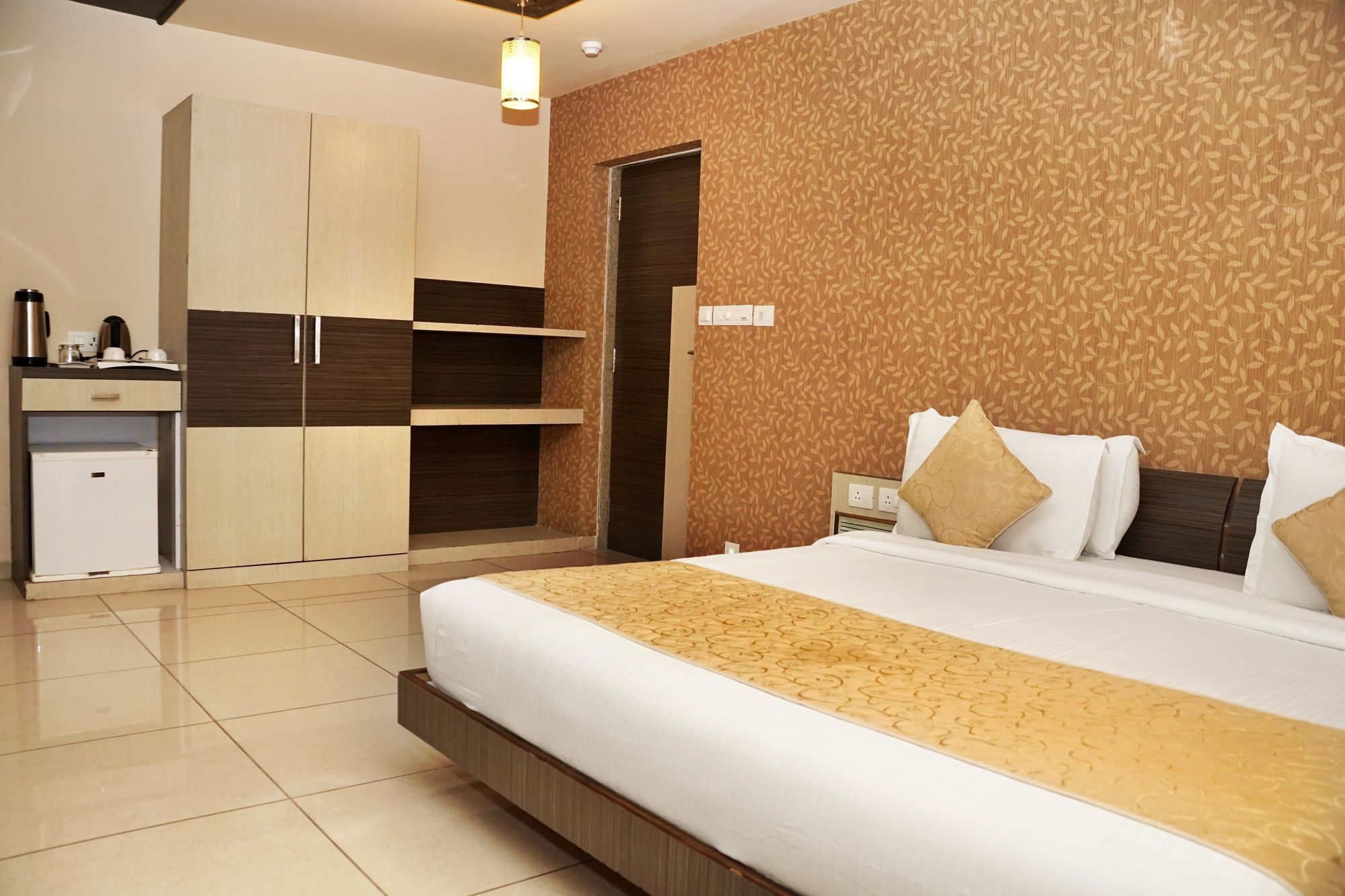 Hotel Gormoh Ахмедабад Екстериор снимка