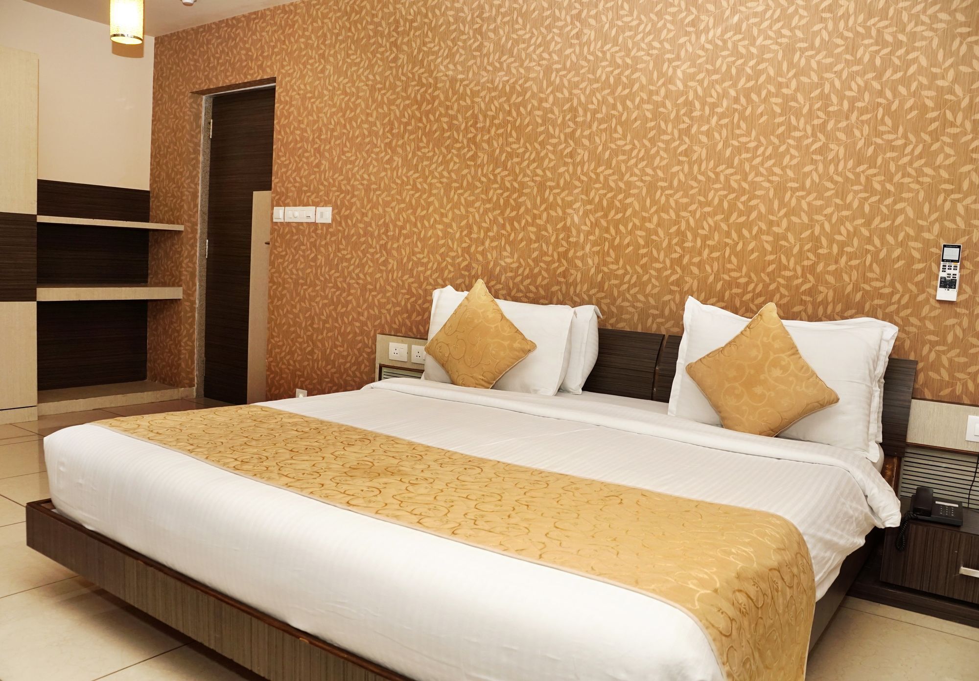 Hotel Gormoh Ахмедабад Екстериор снимка